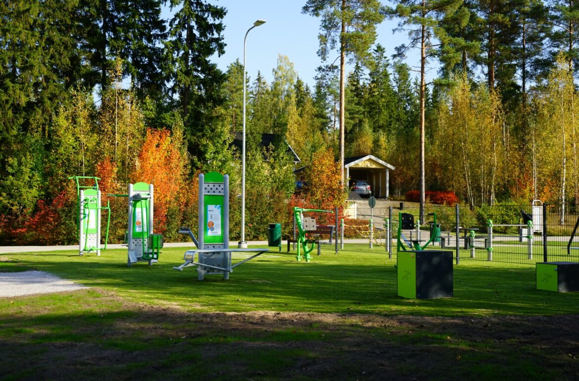 Utegym med gymredskap