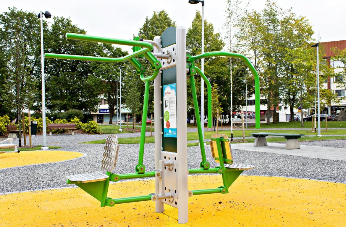 Utegym med gymredskap